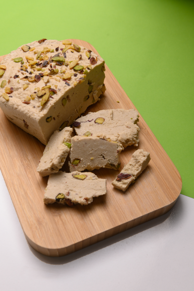 500 g Antep Fıstıklı Tahin Helvası